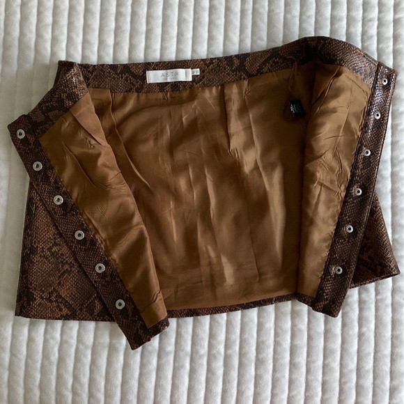 ASTR THE LABEL Come Slither A-Line Mini Snakeskin Faux Leather Front Button - Picture 6 of 9